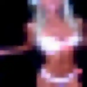 Rejoins Christelle, 25 ans à Albertville en privé