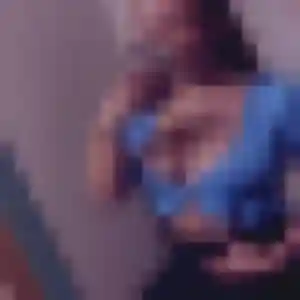 Rejoins Hajar, 25 ans à Besançon en privé