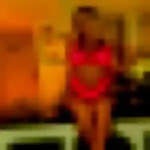 Photo de Urielle à Chatuzange-le-Goubet (44 ans) - rencontre sexe anonyme