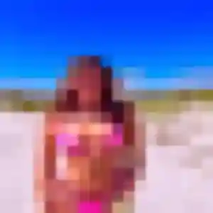 Nina, 19 ans, connectée à Chevreuse pour un rencontre sexe