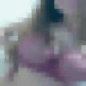 Ursula, 25 ans, connectée à Delle pour une rencontre coquine