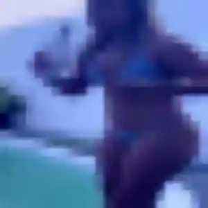 Ilona, 35 ans, en ligne à Ensuès-la-Redonne pour un rencontre sexe