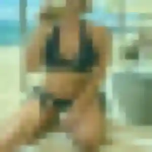 Jocelyne, 20 ans, en ligne à Léognan pour un rencontre sexe