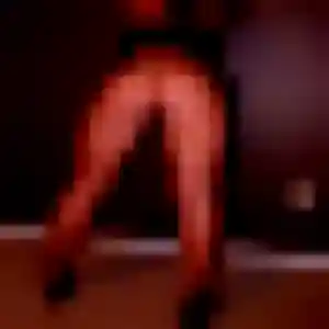 Découvre Leontine, 25 ans à Roquebrune-sur-Argens en privé