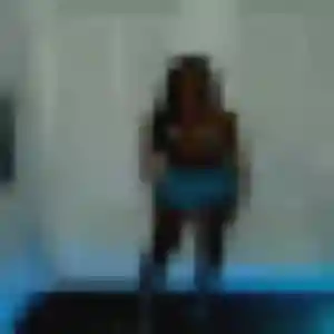 Muriel, 22 ans, connectée à Saint-Étienne-de-Montluc pour une rencontre coquine