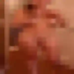 Rejoins Karine, 32 ans à Saint-Julien-les-Villas gratuitement