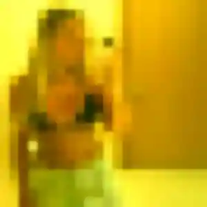 Contacte Anne, 29 ans à Saint-Privat-des-Vieux en t'inscrivant