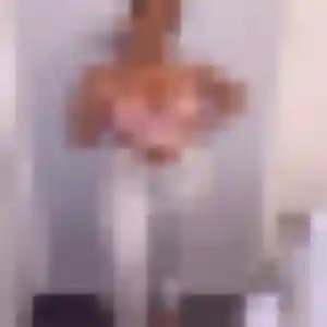 Photo privée de Lou-Anne, 42 ans à Sainte-Rose - rencontre coquine