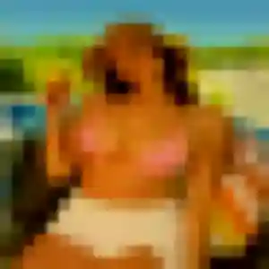 Anne-Charlotte, femme de 22 ans propose rencontre sexe à Sausset-les-Pins