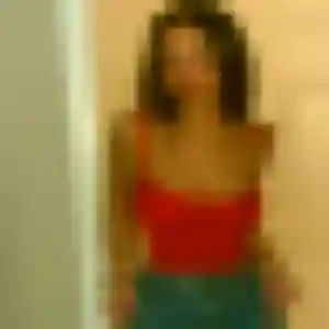 Luna, 34 ans, en ligne à Sauvian pour une rencontre coquine