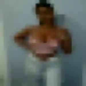 Marion, 21 ans, cherche un rencontre sexe à Vineuil