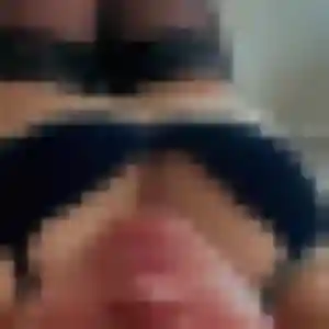 Uranie, 28 ans, connectée à Viroflay pour une rencontre coquine